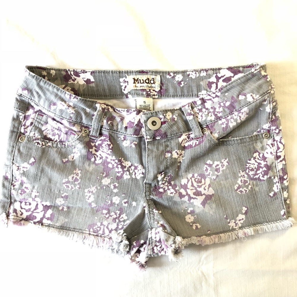 🌴Mudd Shorty Shorts Grey Floral size 5